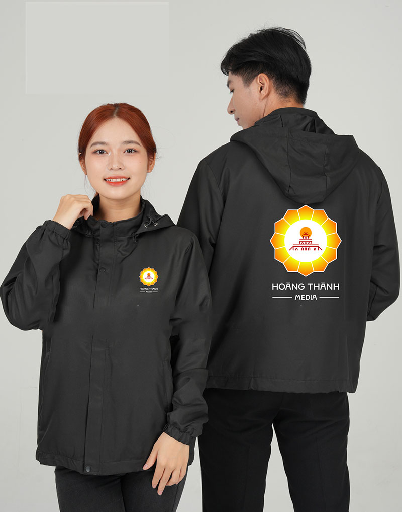 May và In Áo gió đồng phục Hoàng Thành Media